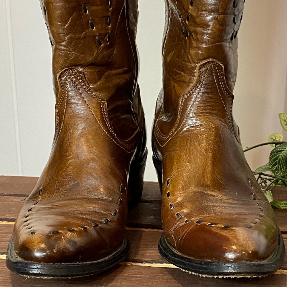 Unique Vintage Brown Threaded Wrangler Boot - Picture 13 of 13